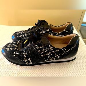 Kate Spade New York Sidney Tweed Trainer Sneaker, black sequins. Like New MINT
